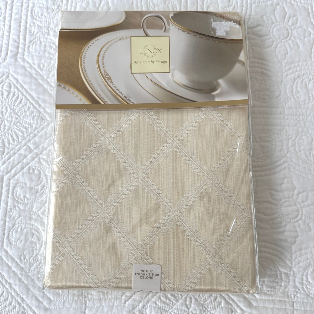 Lenox Laurel Leaf Tablecloth Ivory Cream 70x86 Oblong Damask Diamond New NIP